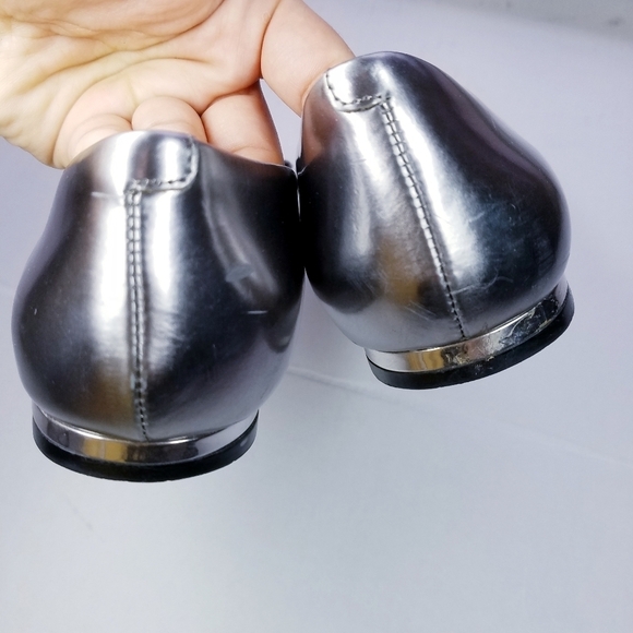 Coach | Walsh Pointed Toe Silver Flats 7 - Picture 8 of 13